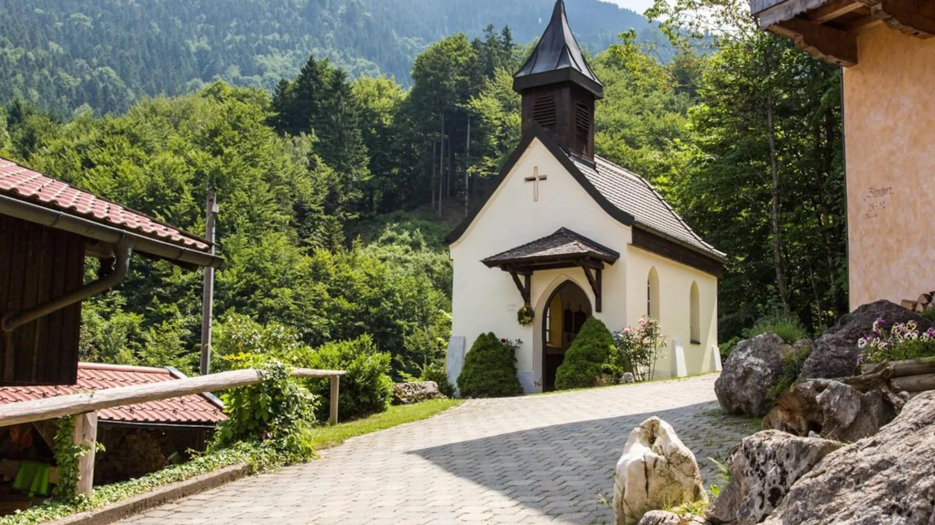 Berggasthof Hotel Duftbraeu I Ruhige Alleinlage I Mitten Im Gruenen Samerberg